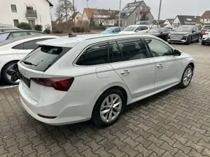 Skoda Octavia Combi 2.0TDI FIRST EDITION*VC*LED*HEAD-UP Bild 5