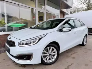 Kia Ceed SW / cee'd SW Navi/Kamera/Bluetooth/AHK Bild 3