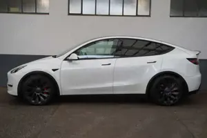 Tesla Model Y Performance *AHK*1. Hd Bild 4