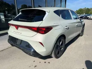 CUPRA Leon 1.5 TSI 7-Gang DSG Sennh.,Dinamica,AHK,Pano Bild 4