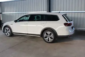 Volkswagen Passat Variant Variant Alltrack 4Motion LED SHZ AHK Standh Navi Bild 3