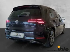 Volkswagen Golf VII Sound 1,5 TSI DSG ACC+NAVI+PARKLENKASSIS. Bild 3