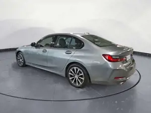 BMW 320 e Limousine *Navi*Sportsitze*LED*PDC*SHZ* Bild 5