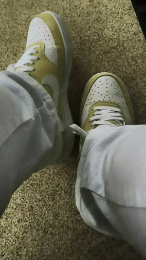 Fußbilder 18 Jahre alte mollige Frau 