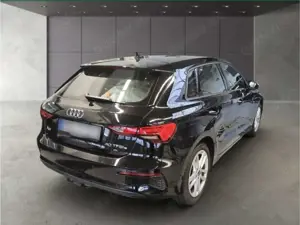 Audi A3 40 TFSI e S tronic LED SHZ NAVI Bild 5