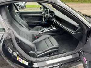 Porsche 992 Turbo S Cabriolet Keramik Sportabg alles schwarz Bild 5