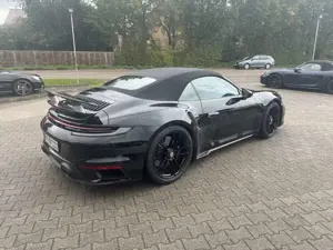 Porsche 992 Turbo S Cabriolet Keramik Sportabg alles schwarz Bild 4