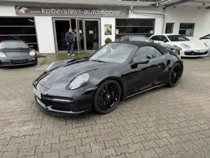 Porsche 992 Turbo S Cabriolet Keramik Sportabg alles schwarz
