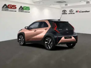 Toyota Aygo X 1,5l Hybrid Lounge CVT Faltdach JBL Bild 3