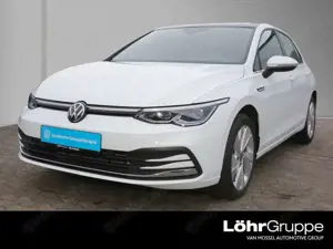 Volkswagen Golf VIII Lim 1.5 eTSI Style 17''ACC Pano Navi LED SHZ