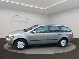 Volvo V50 Kombi 1.8 WENIG KILOMETER! Bild 3