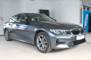 BMW 320 d xDrive Sport Line Live Cockpit Navi LED