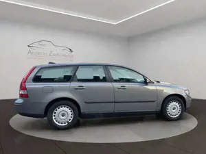 Volvo V50 Kombi 1.8 WENIG KILOMETER! Bild 4