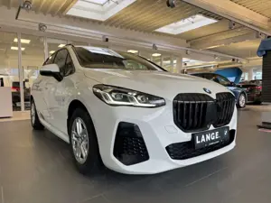 BMW 218 Active Tourer Aut.M Sport AHK+PARK-ASSISTENT+PANO+ Bild 4
