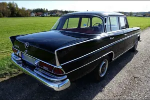 Mercedes-Benz 300 SE W112 Königs Heckflosse