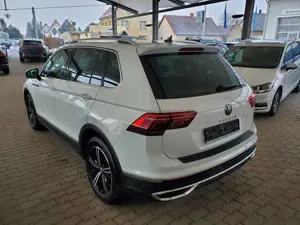Volkswagen Tiguan Elegance 1,5 TSI DSG IQ-Light AHZV Navi 18-Zoll Bild 4