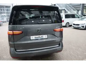 Volkswagen T7 Multivan 2.0 TDI Style lang GJ 7 Sitzer Panodach AHK Bild 5