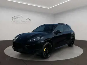 Porsche Cayenne Turbo S SPORT-DESIGN/PANORAMA/PCCB!