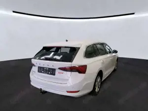 Skoda Octavia Combi 2.0 TDI DSG STYLE AHK NAVI SITZHZG Bild 2