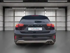 Ford Focus Lim. Active X NAVI LED APP ACC RFK Bild 5