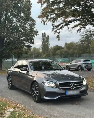 Mercedes-Benz E 220 d 9G-TRONIC AMG Line