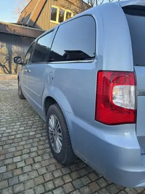 Chrysler Town  Country LPG, AHK, Campingbett Bild 3