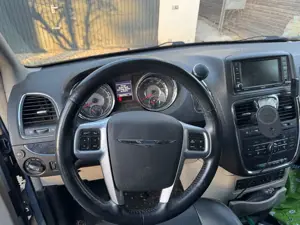 Chrysler Town  Country LPG, AHK, Campingbett Bild 4