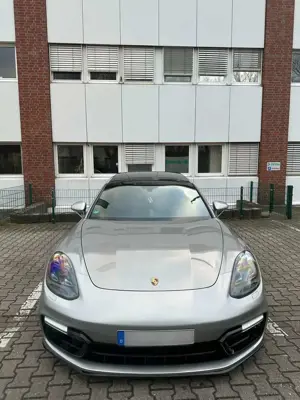 Porsche Panamera 4S Exclusive Chrono Rot Bild 2