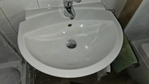 Designer-Waschbecken mit Halbsäule