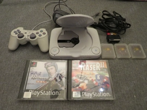 Playstation 1 Konsole mit Zubehör  Bild 4