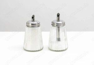2 Zuckerstreuer, Gefäß ca. 11 cm hoch 