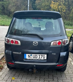 zu verschenken Mazda 2  Bild 2