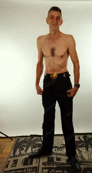 Devote Sie gesucht gerne auch Sub von 21 -50 Jahre dich dabei Spaß haben wenn man dich vorfüht