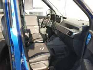 Ford Tourneo Courier Active Navi Automatik Heizb.WSS Bild 5