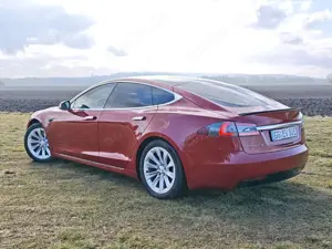 Tesla Model S Model S 75D Allradantrieb Bild 2