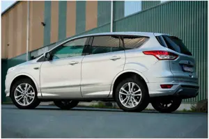 Ford Kuga 2.0 TDCi 2x4 Titanium Plus Ausstattung
