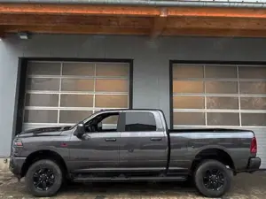 Dodge RAM 2500 Laramie Night Crew Cab 6.7HO 8 Gang