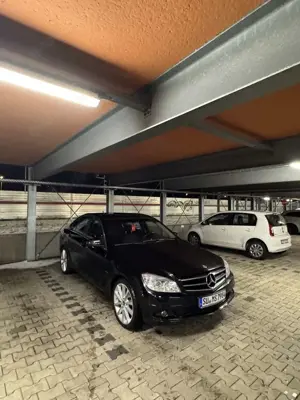 Mercedes-Benz C 180 CGI Automatik BlueEFFICIENCY Bild 3