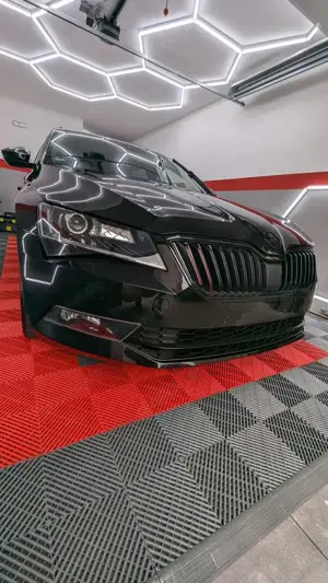 Skoda Superb Superb Combi 2.0 TDI DSG Sportline