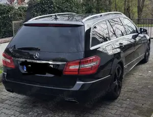 Mercedes-Benz E 350 T CDI DPF 4Matic BlueEFFICIENCY 7G-TRONIC Bild 3