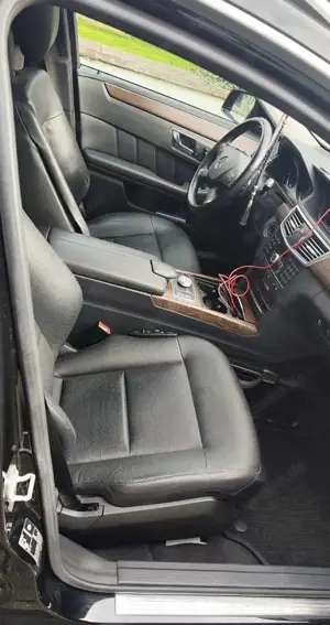 Mercedes-Benz E 350 T CDI DPF 4Matic BlueEFFICIENCY 7G-TRONIC Bild 4