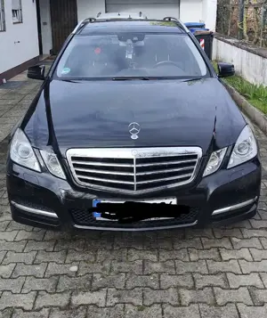 Mercedes-Benz E 350 T CDI DPF 4Matic BlueEFFICIENCY 7G-TRONIC Bild 5