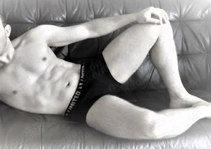 VideoCreator, 29 sucht Sex- und Drehpartnerin (18-50J)