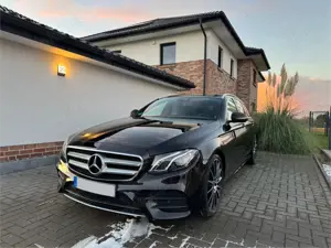 Mercedes-Benz E 220 d T AMG Line, Scheckheftgepflegt, TÜV 08/27