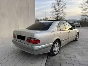 Mercedes-Benz E 220 CDI