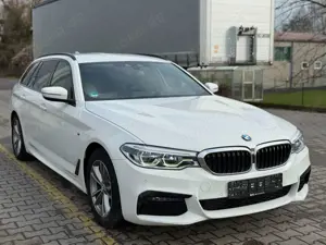 BMW 520 d xDrive M Paket 1.Hand *AHK. *Head up*Ambie Bild 4