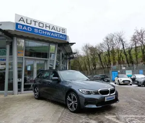 BMW 318 d Touring Aut. "Advantage", 19" LM, Navi, LED