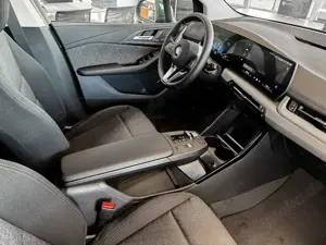 BMW 218 i AHK + Lhz + DA + PremiumPaket Bild 5