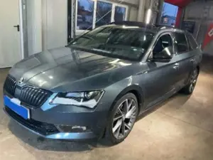 Skoda Superb Combi 2,0 TDI DSG 4x4 Sportline Pano AHK Bild 2