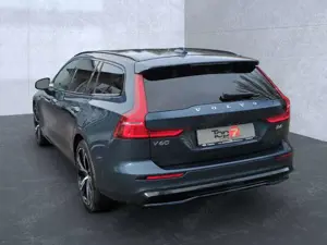 Volvo V60 B4 (Benzin) Plus Dark Automatik Bluetooth Navi Bild 3